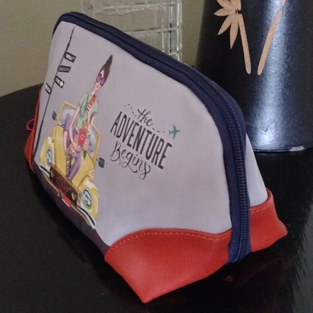 Nikky Pop Generation Fun‎ Begins XL Vegan Travel Makeup Case NWT